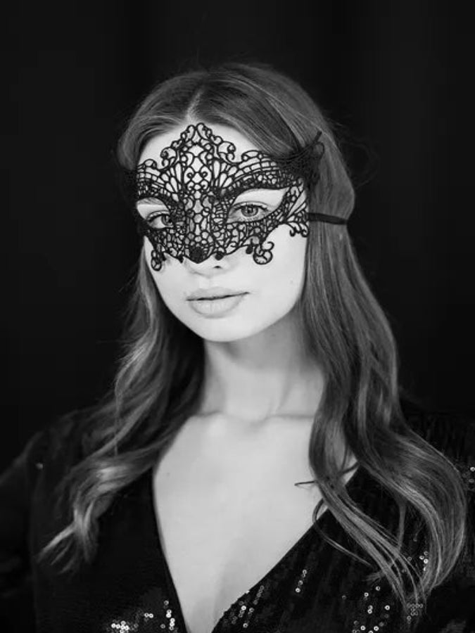 Lace carnival mask, black,